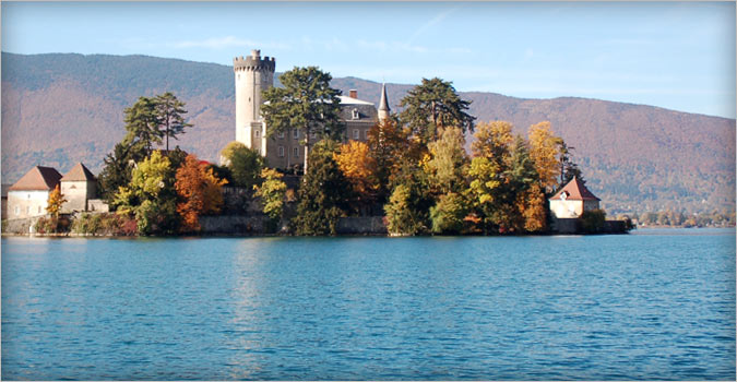 Chateau de Duingt sur le lac d'Annecy Chateau de Duingt sur le lac d'Annecy